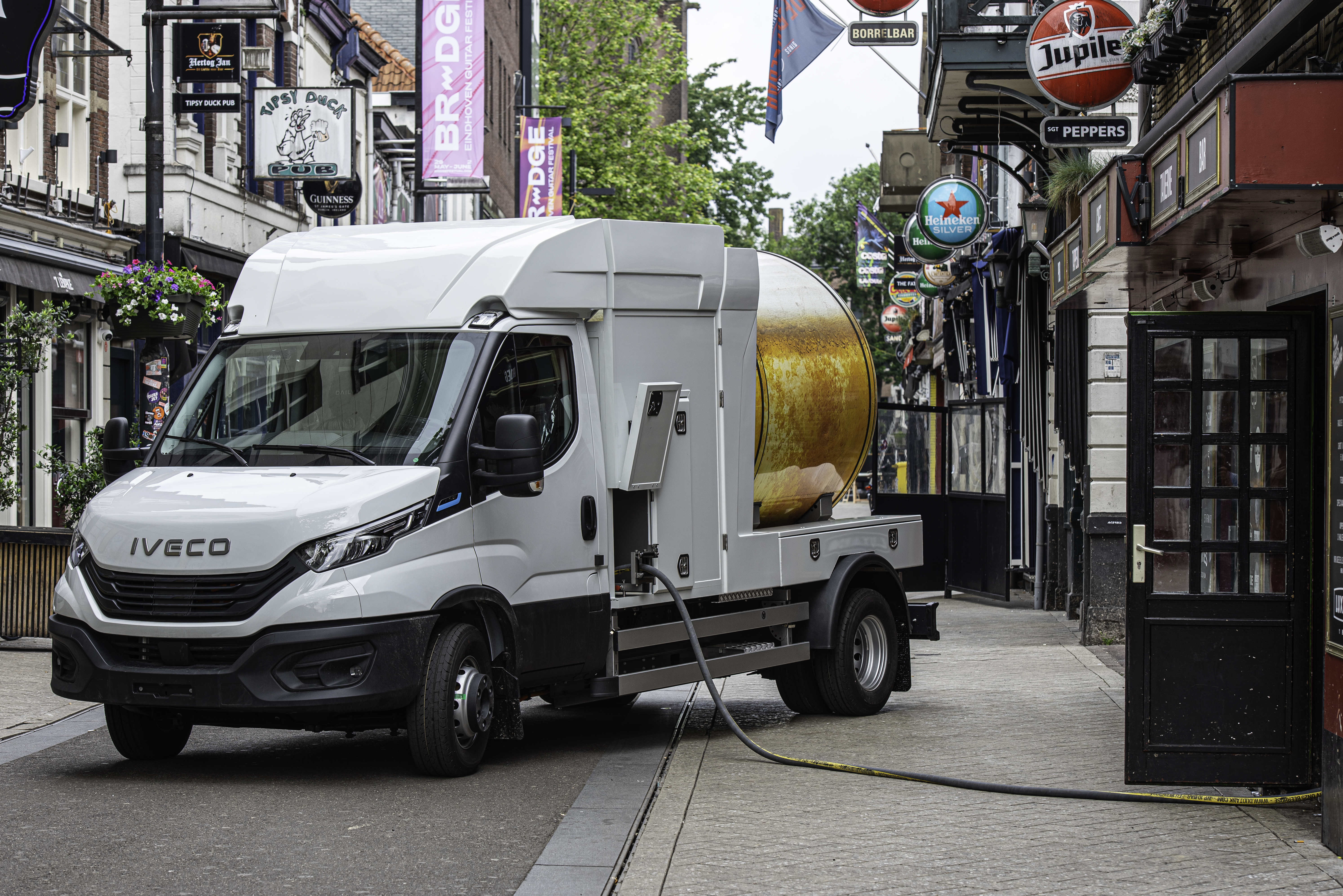 Dteel_Duotank_Iveco-beertankwagen-15